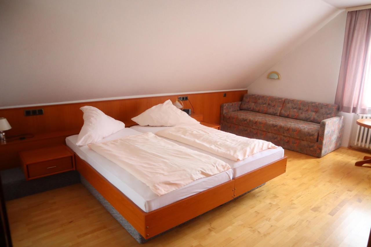 Pension Zur Harburg Hotel Uslar Exterior photo
