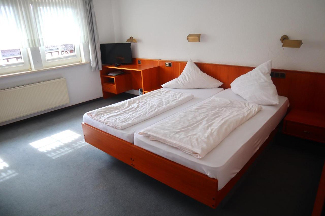 Pension Zur Harburg Hotel Uslar Exterior photo