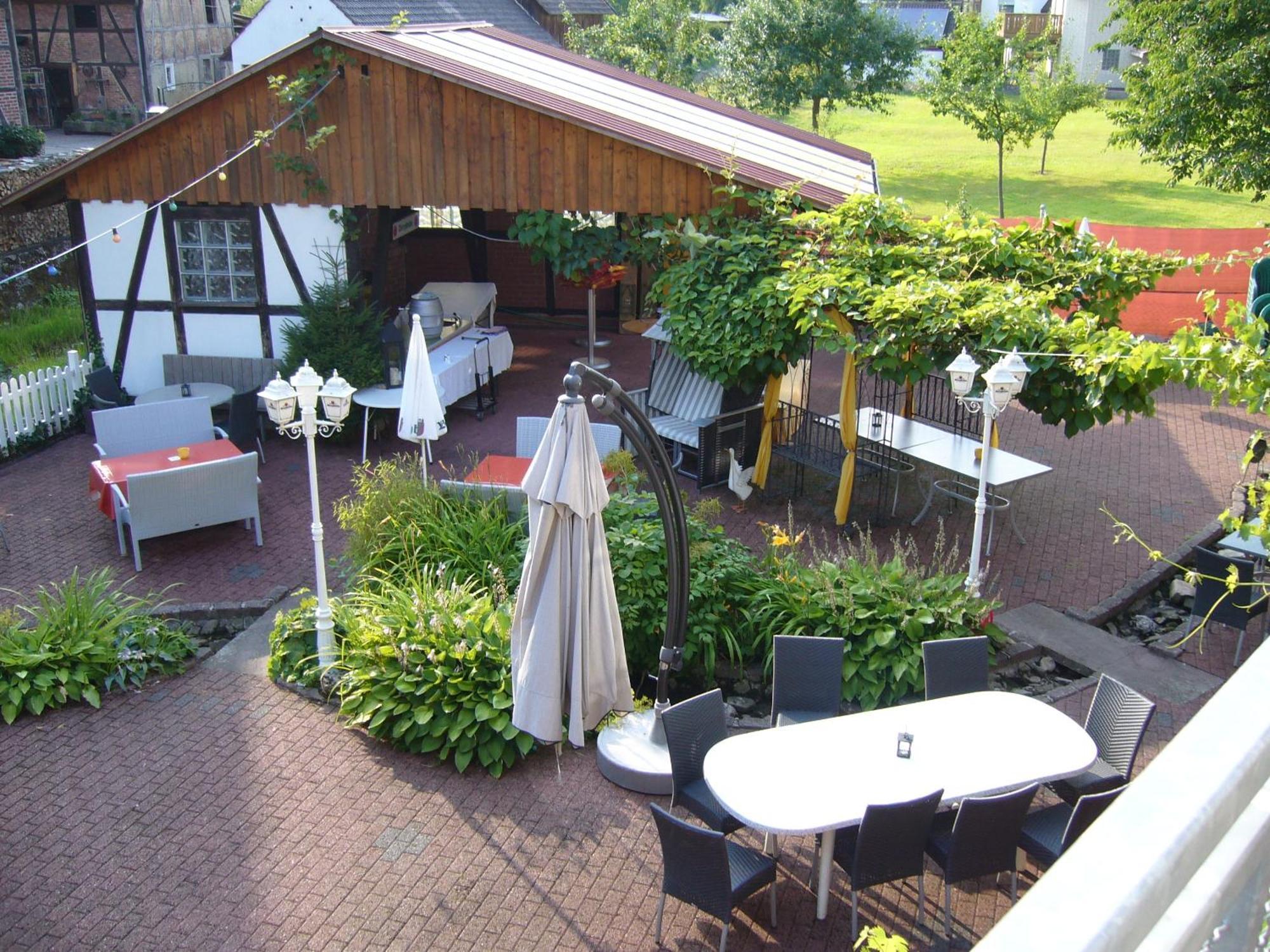 Pension Zur Harburg Hotel Uslar Exterior photo